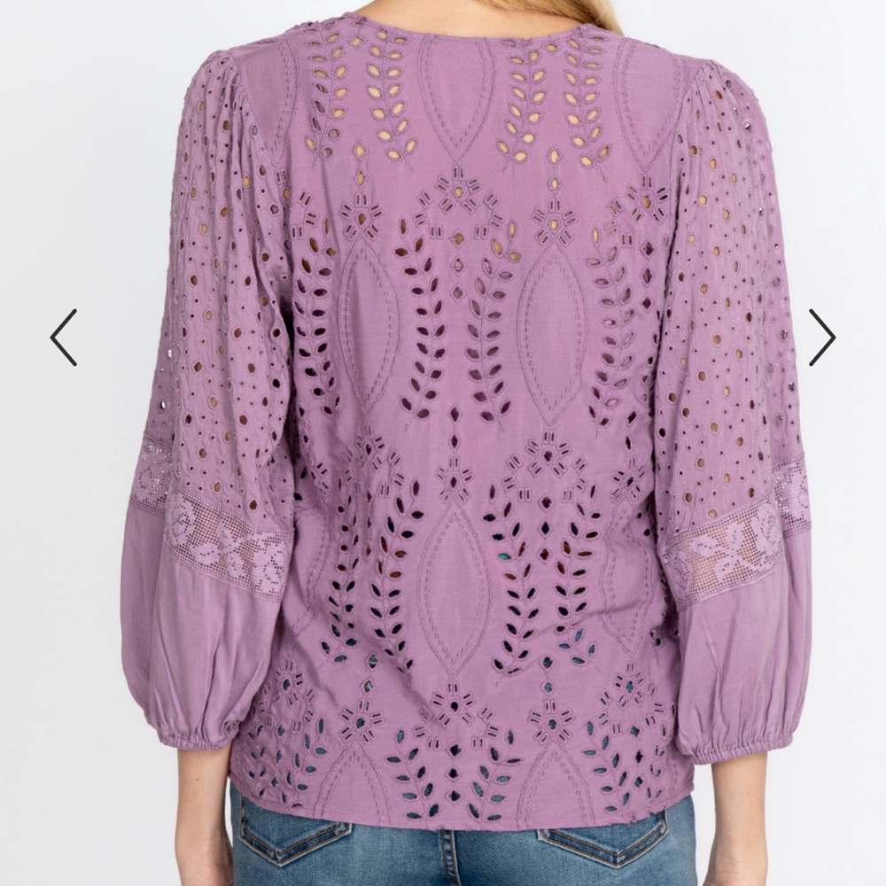 Johnny Was NWT
JANINE PEASANT TOP w/ Cami
Sz M
Length 25”
P2P 20” - Picture 2 of 6